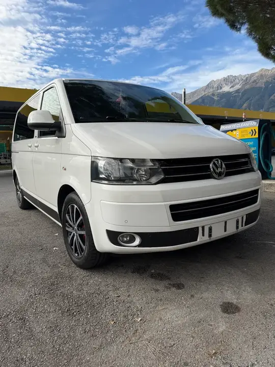 Volkswagen Multivan 2013 photo 2