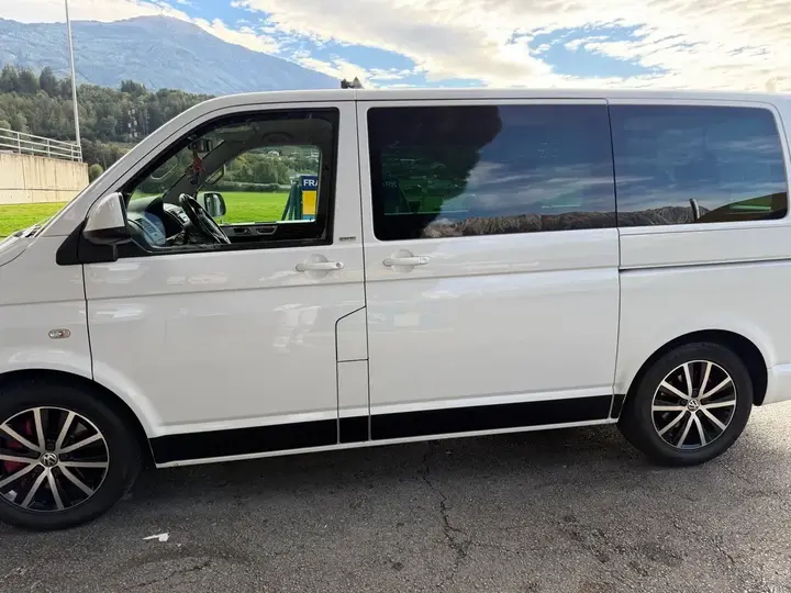 Volkswagen Multivan 2013 photo 3