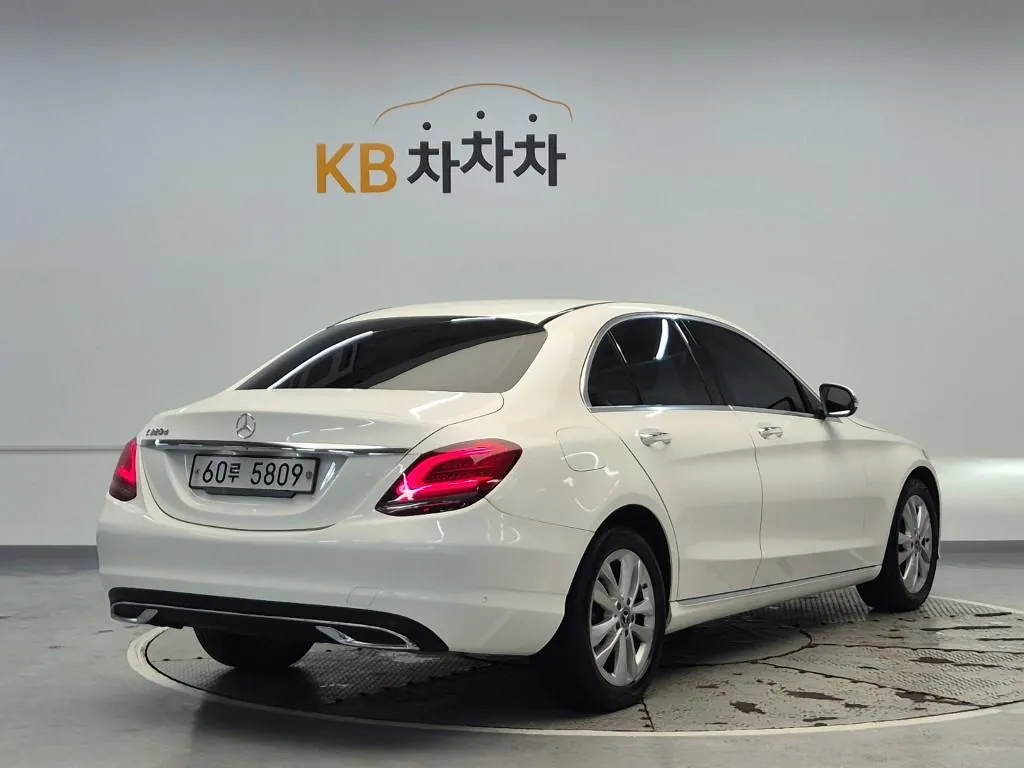 Mercedes-Benz C-Class 2019 photo 3