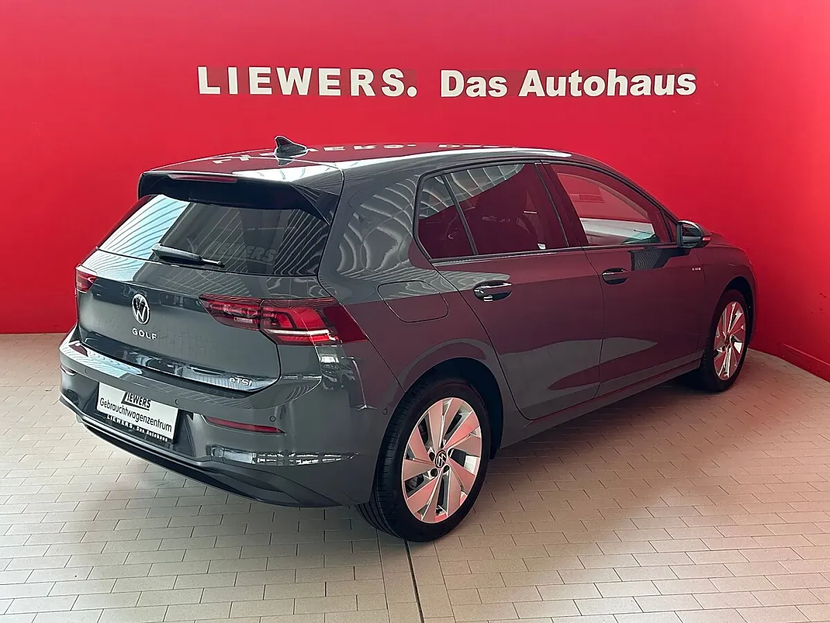Volkswagen Golf 2026 photo 3