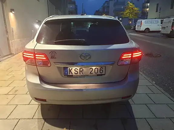 Toyota Avensis 2013 photo 3