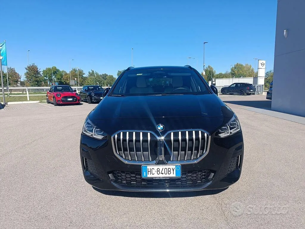 BMW 2 Series 2026 photo 2