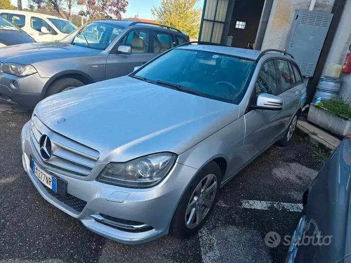 Mercedes-Benz C200 2012 photo 3