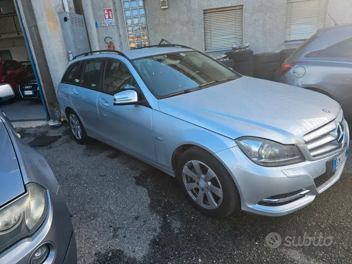 Mercedes-Benz C200 2012 photo 4