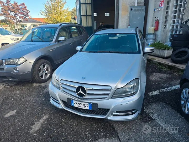 Mercedes-Benz C200 2012 photo 2