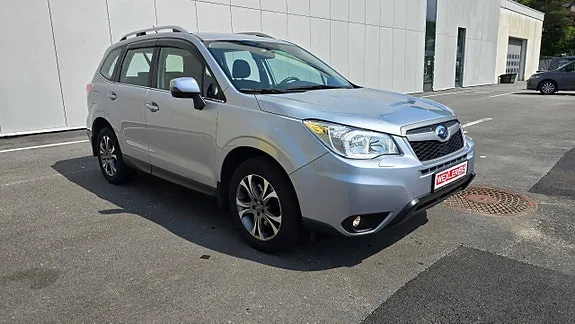 Subaru Forester 2015 photo 3