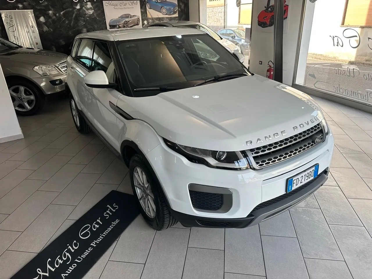 Land Rover Range Evoque 2016 photo 2