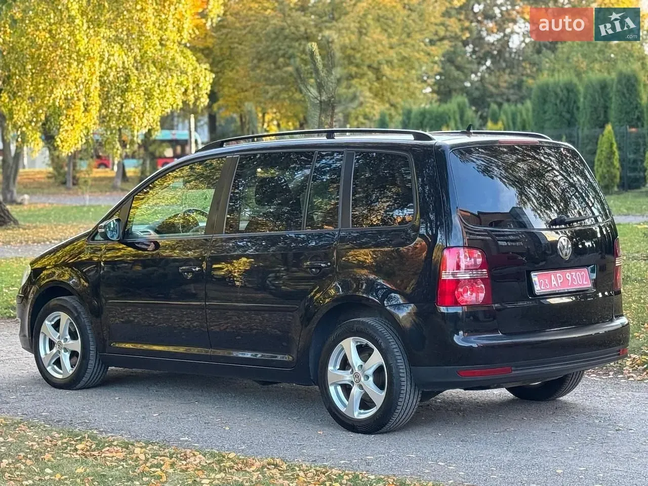 Volkswagen Touran 2010 photo 4