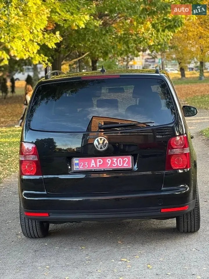 Volkswagen Touran 2010 photo 5