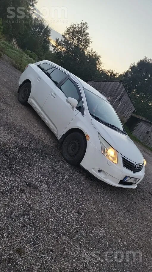 Toyota Avensis 2010 photo 3