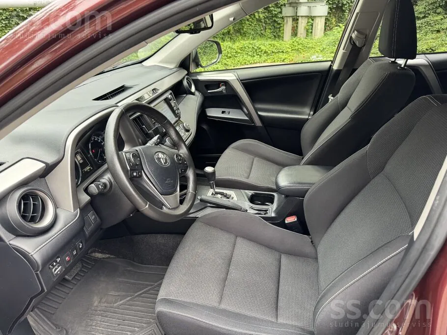 Toyota Rav4 2017 photo 3