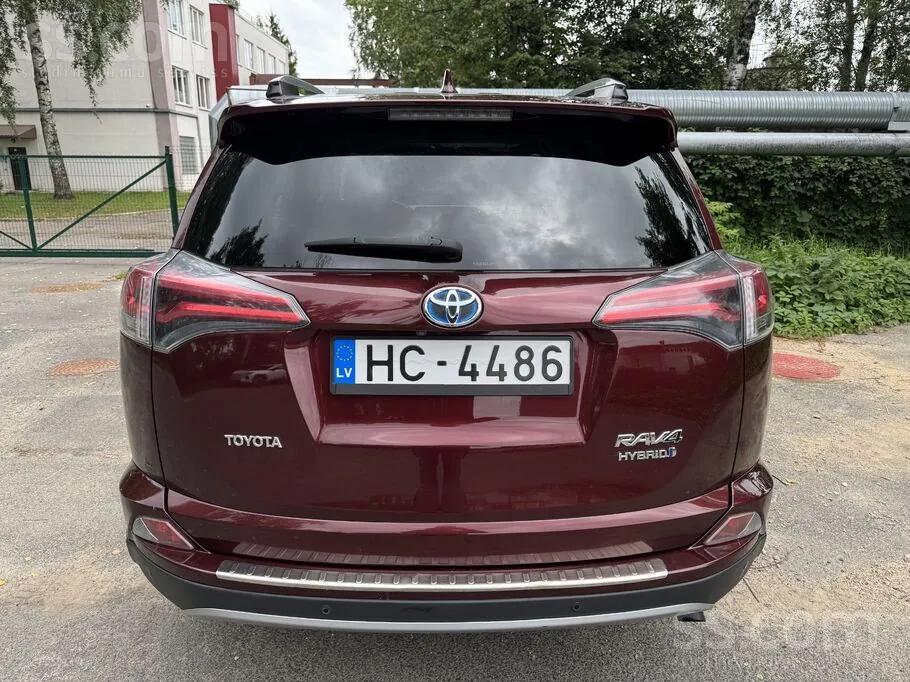 Toyota Rav4 2017 photo 2