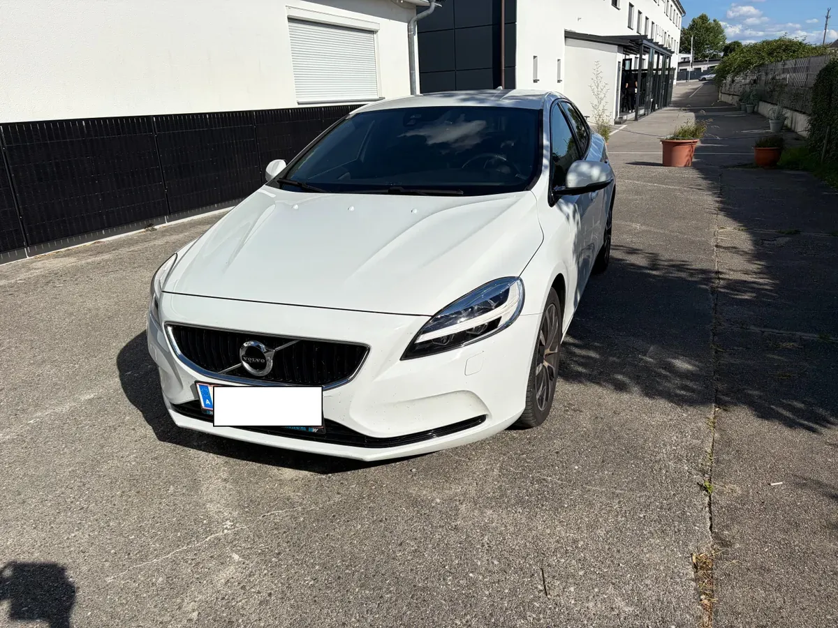 Volvo V40 2019 photo 3