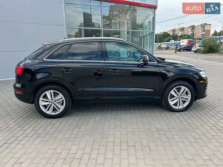 Audi Q3 2018 photo 3