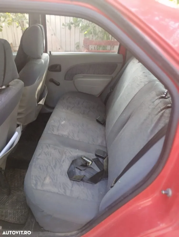 Dacia Logan 2006 photo 4