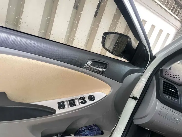 Hyundai Accent 2013 photo 5