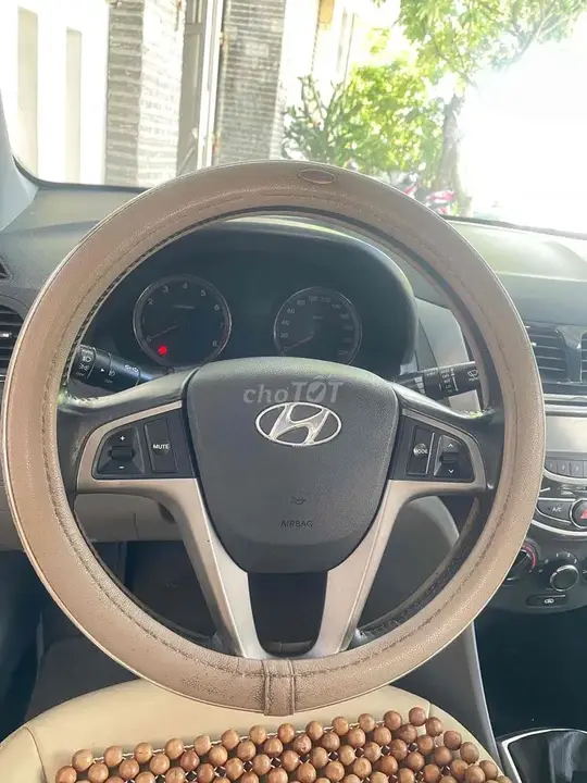 Hyundai Accent 2013 photo 3