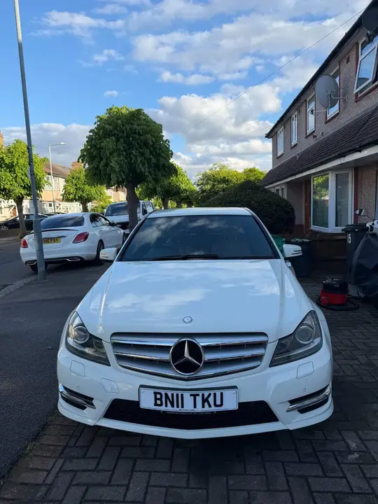 Mercedes-Benz C180 2011 photo 2