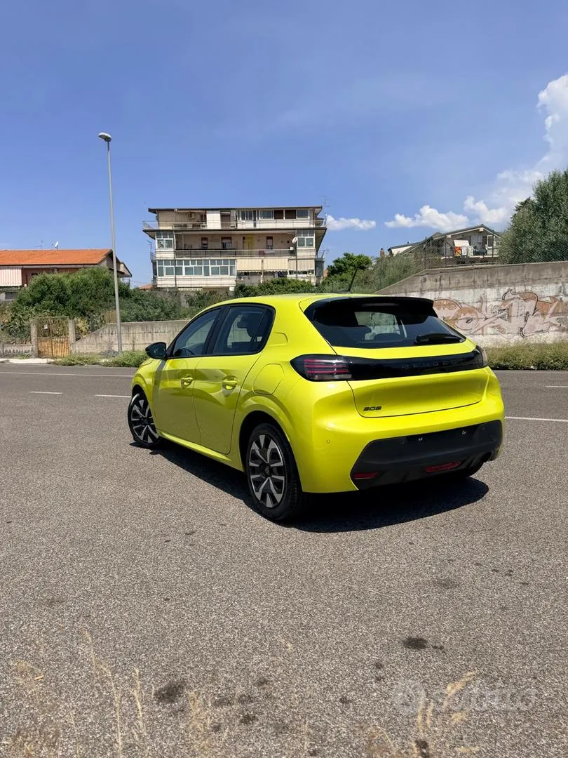 Peugeot 208 2024 photo 4