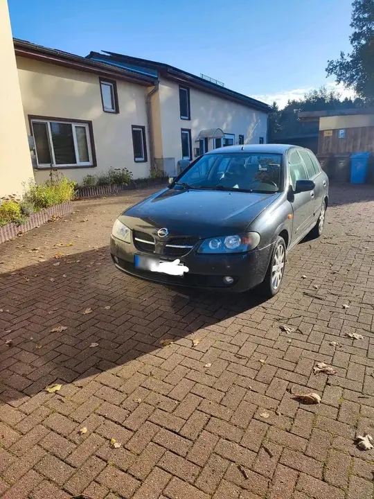 Nissan Almera