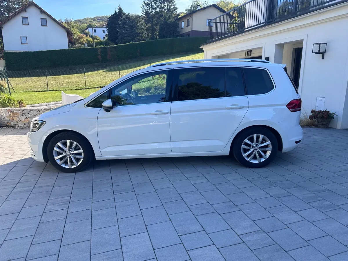 Volkswagen Touran 2016 photo 2