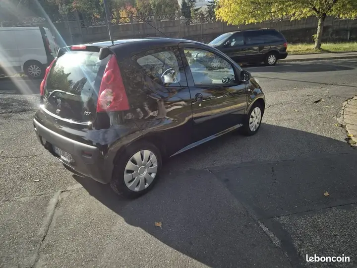 Peugeot 107 2008 photo 3