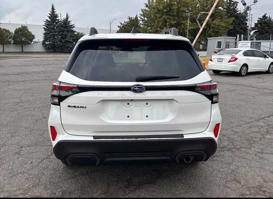 Subaru Forester 2025 photo 2