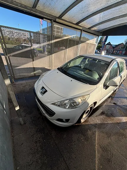 Peugeot 207 2009 photo 3