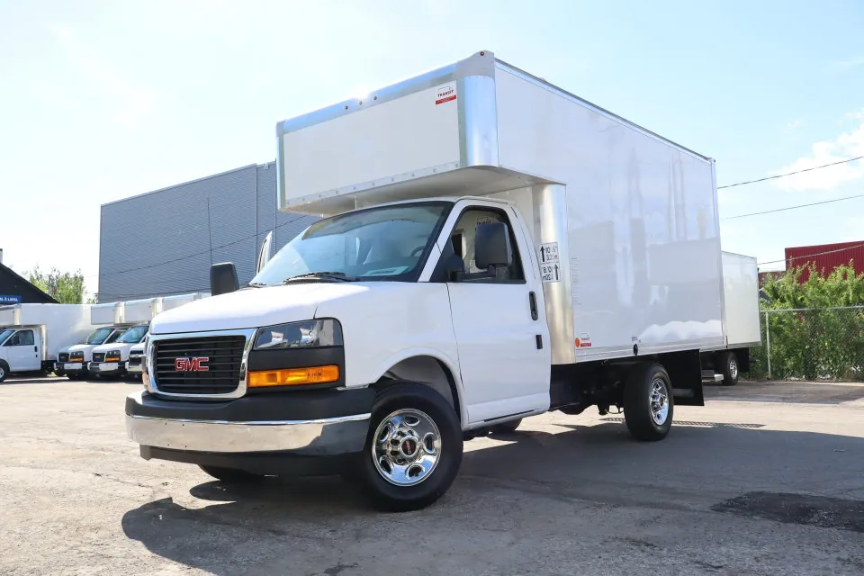 GMC Savana 2026 photo 3