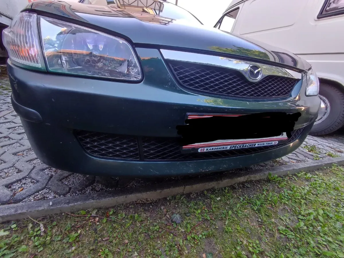 Mazda 323 2000 photo 3