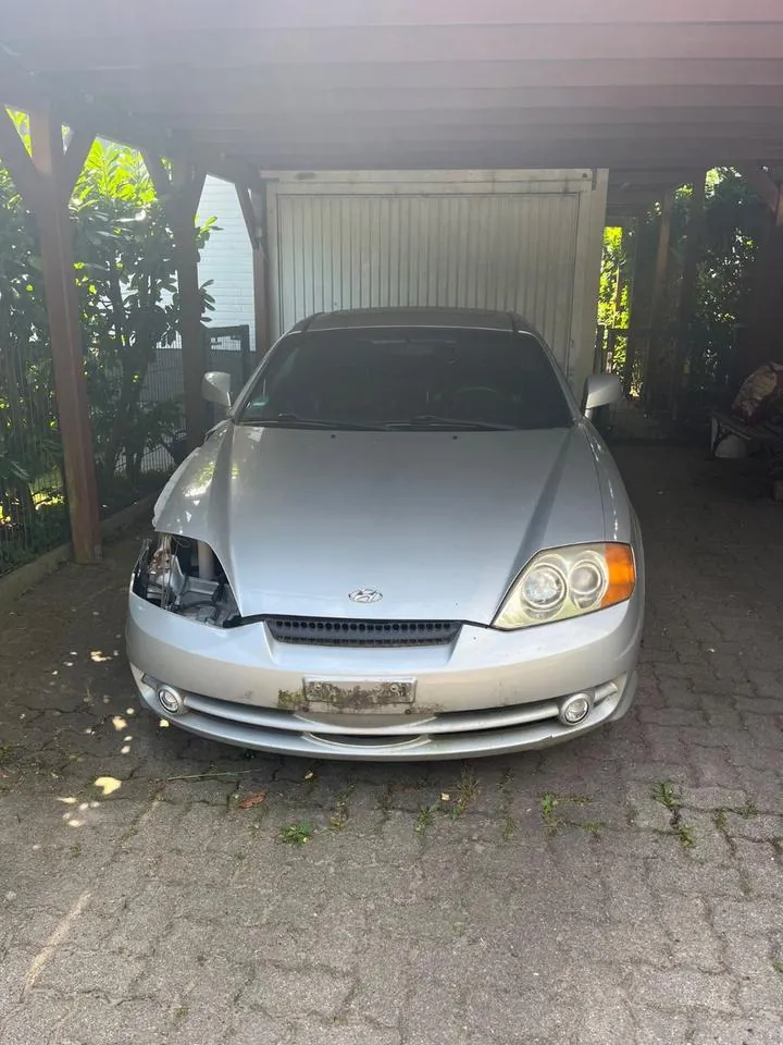 Hyundai Coupe