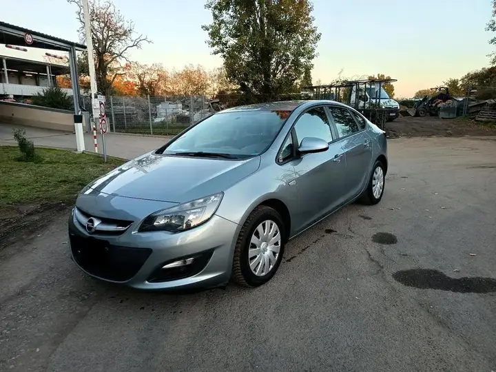 Opel Astra J