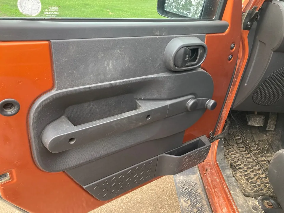 Jeep Wrangler 2010 photo 2