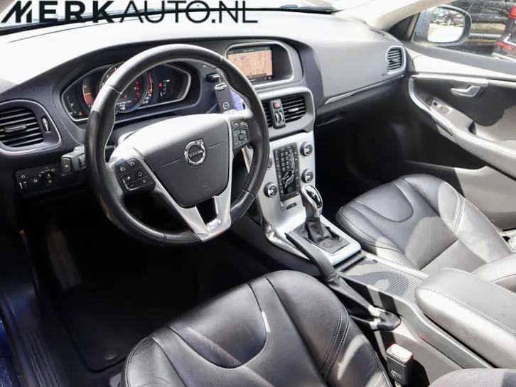 Volvo V40 2017 photo 2