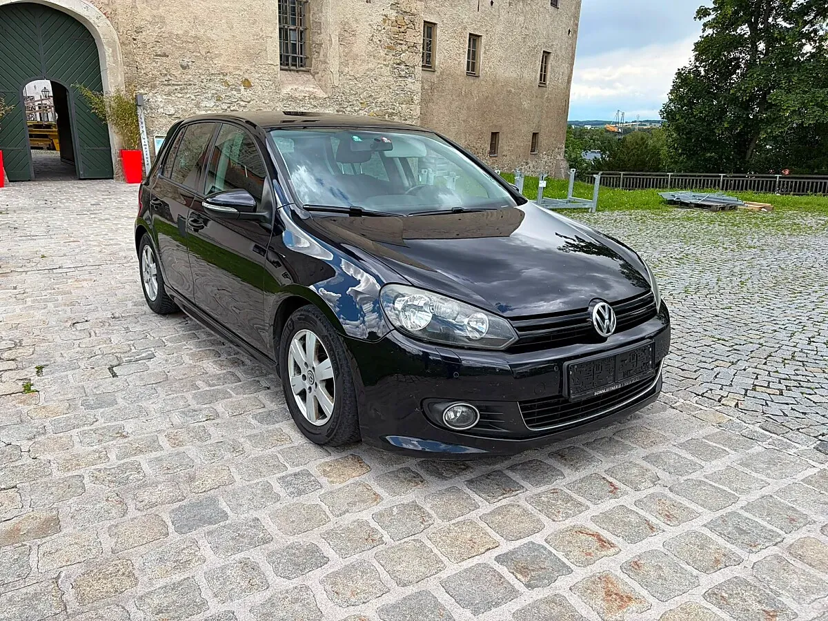 Volkswagen Golf 2010 photo 2