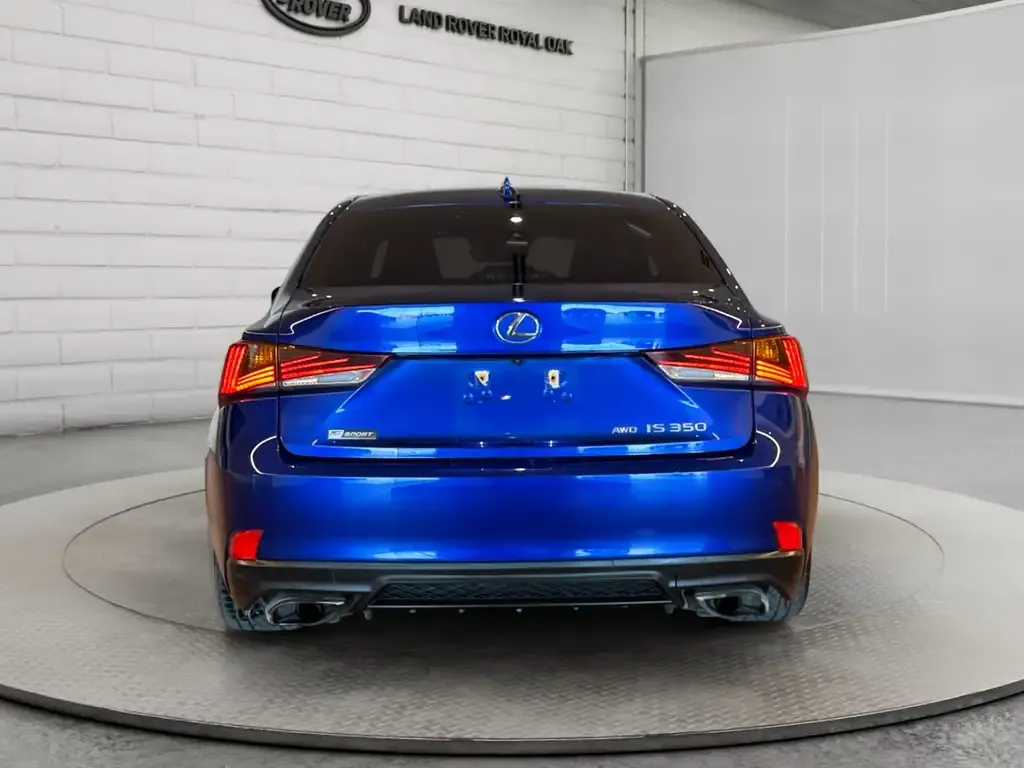 Lexus Is 350 2017 photo 4