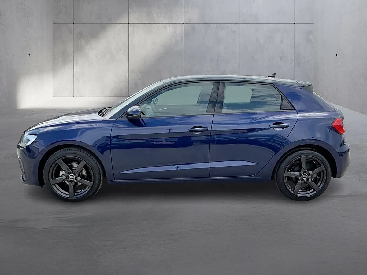 Audi A1 2025 photo 2