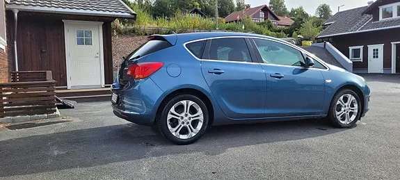 Opel Astra 2014 photo 5