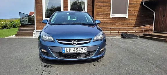 Opel Astra 2014 photo 3