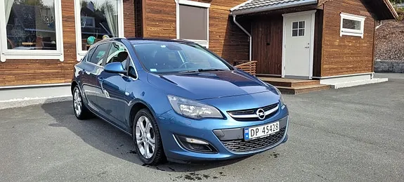 Opel Astra 2014 photo 2
