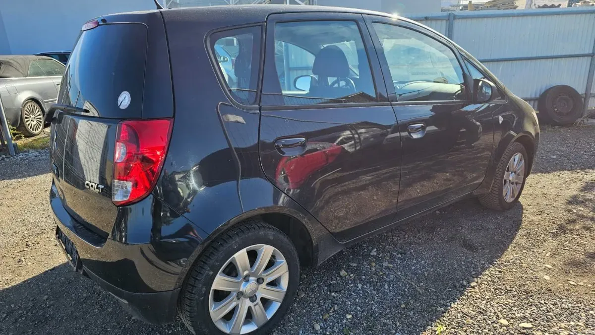 Mitsubishi Colt 2011 photo 2
