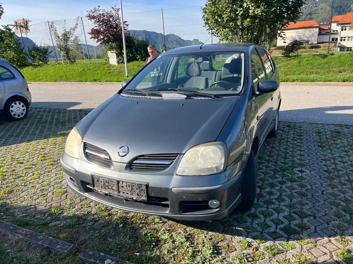 Nissan Almera