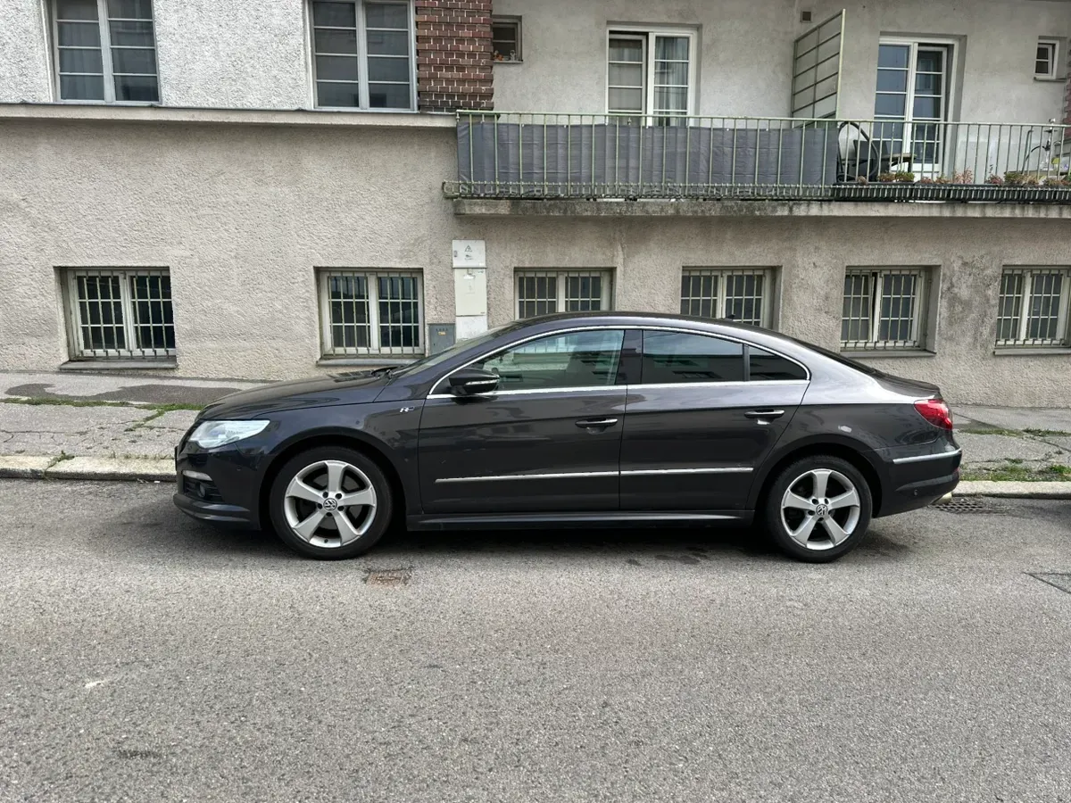 Volkswagen Passat Cc 2011 photo 2