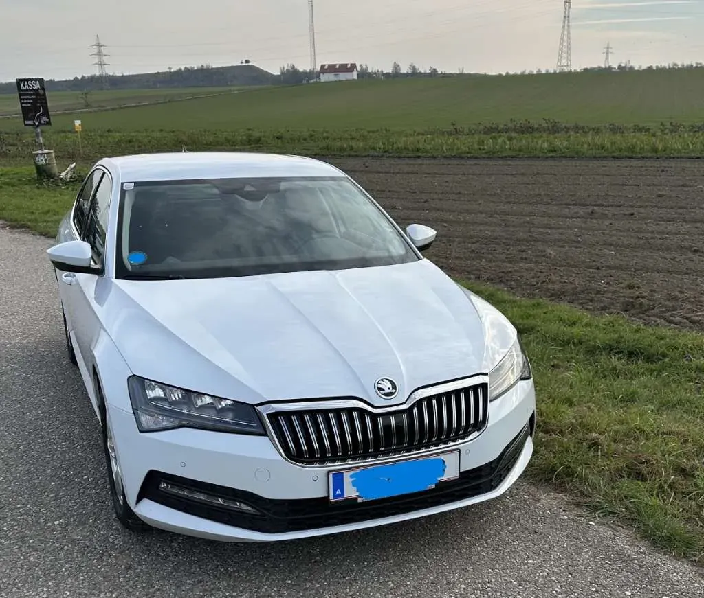 Skoda Superb 2021 photo 3