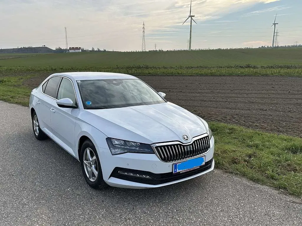 Skoda Superb 2021 photo 2