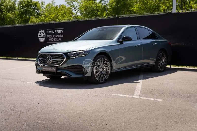 Mercedes-Benz E 220 2023 photo 3