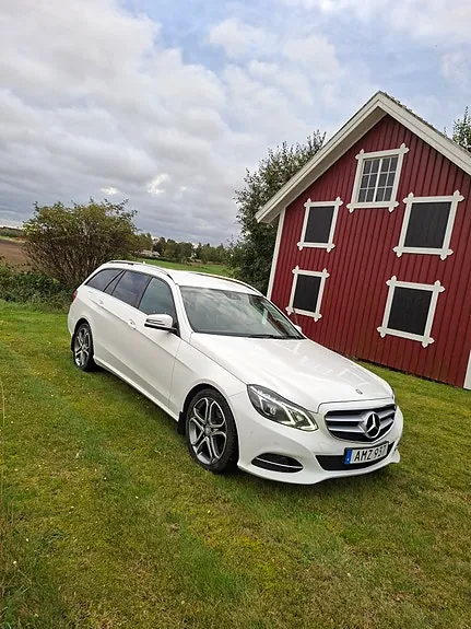 Mercedes-Benz E220 2014 photo 3