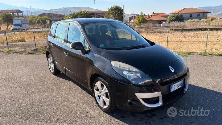 Renault Scenic 2010 photo 2