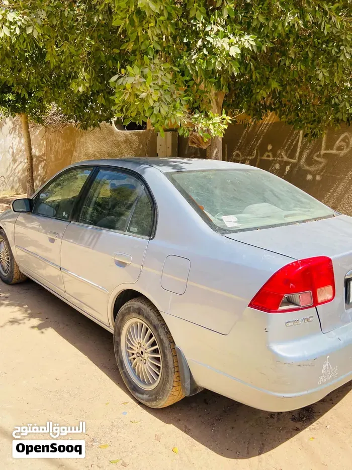 Honda Civic 2004 photo 2
