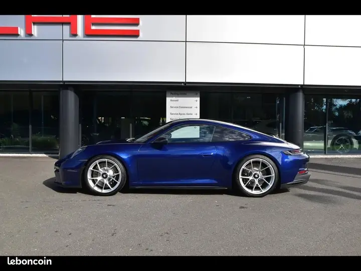 Porsche 911 2023 photo 2